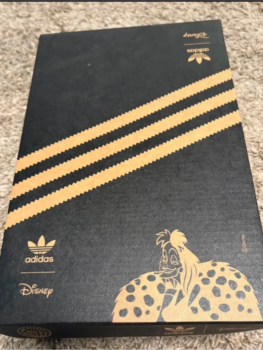 Limited edition adidas Stan Smith Disney White Sneakers 101 Dalmatians Women’s 8